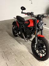 Ducati Scrambler Full Throttle 2023 9.192 km 1. Hand - DUCATI F1