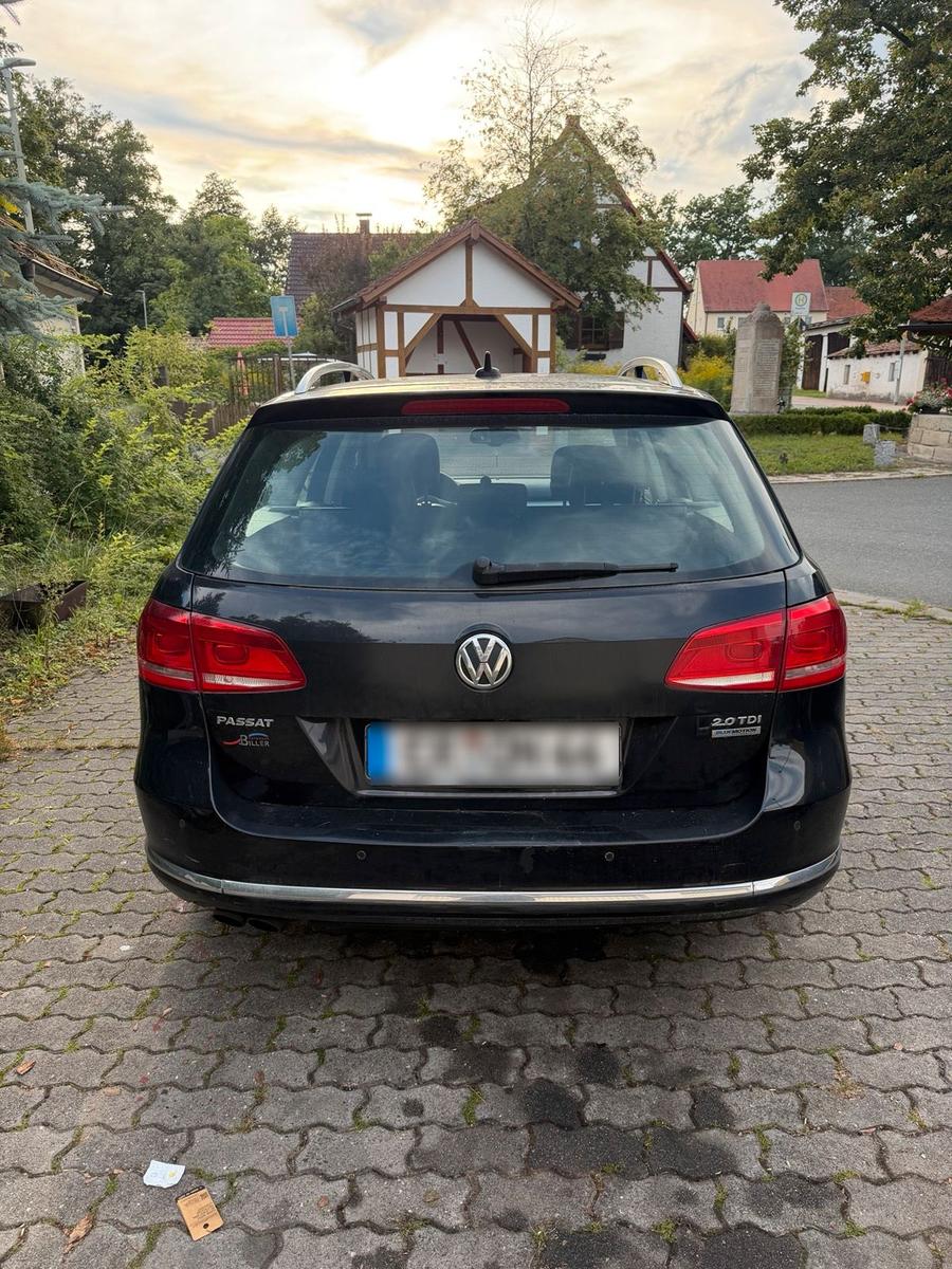 Volkswagen Passat 2011 — engine 140 HP (103kW)