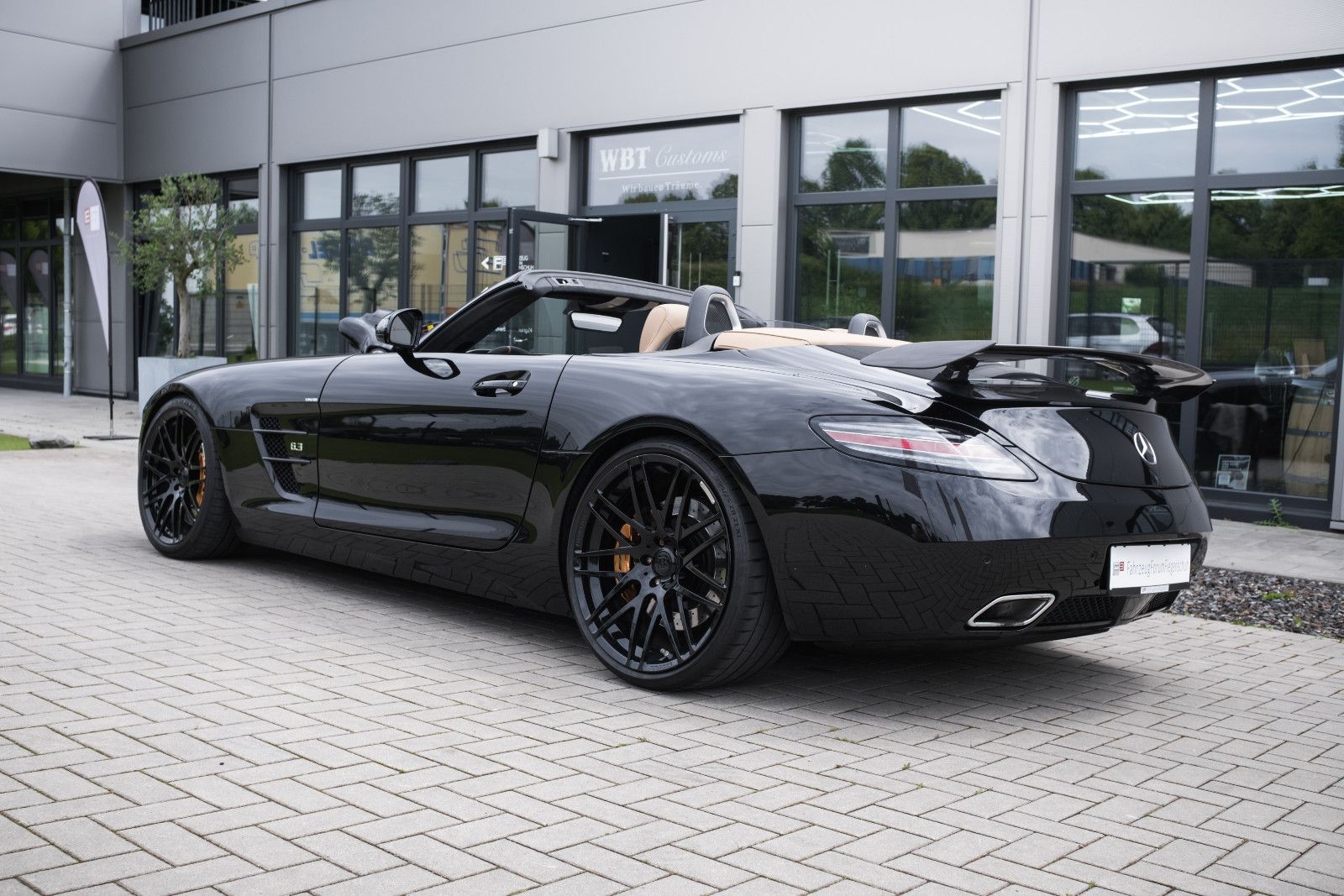 Fahrzeugabbildung Mercedes-Benz SLS AMG Roadster-Rückfahrkamera-Performance-Pak.