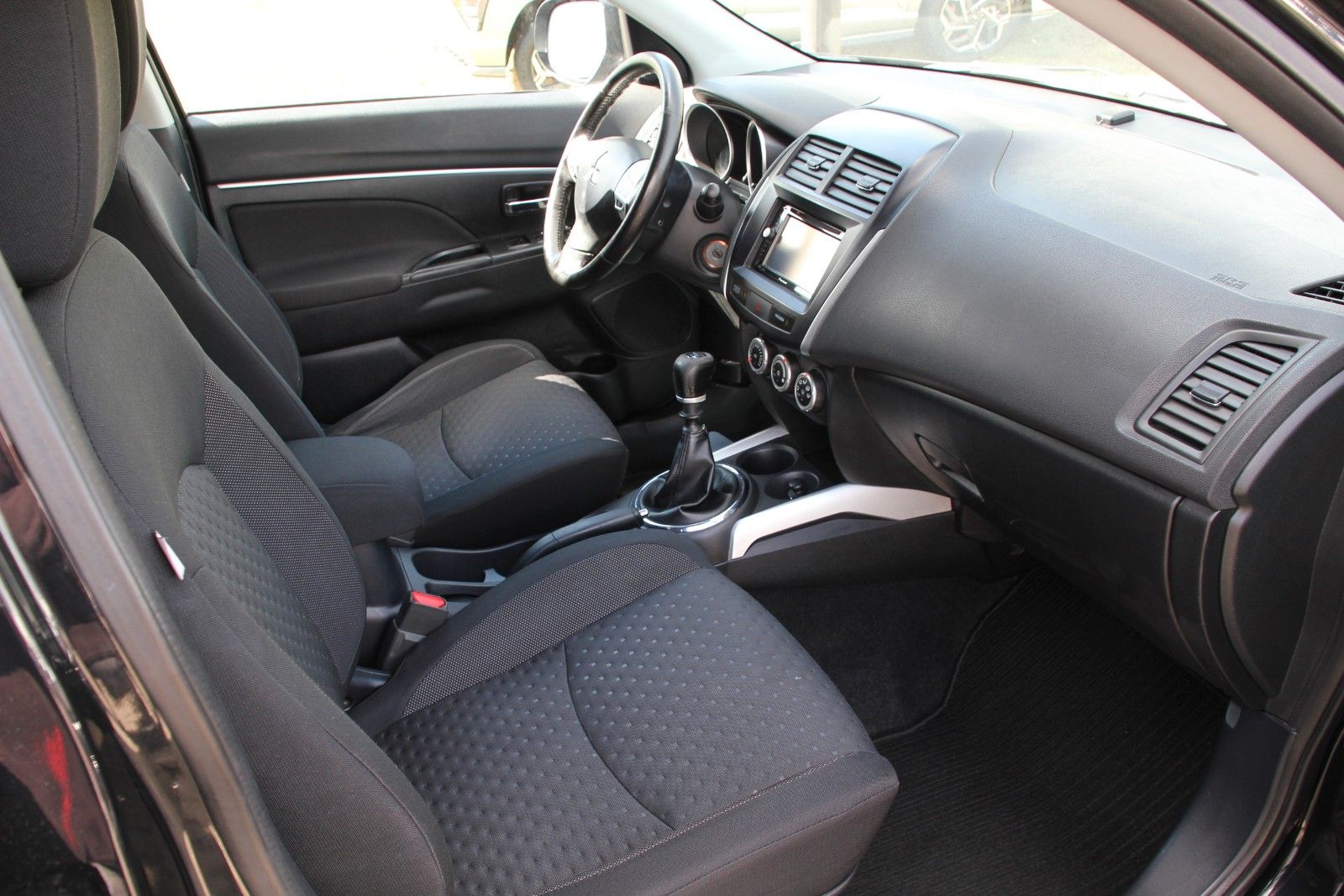 Fahrzeugabbildung Mitsubishi ASX Intro Edition 2WD