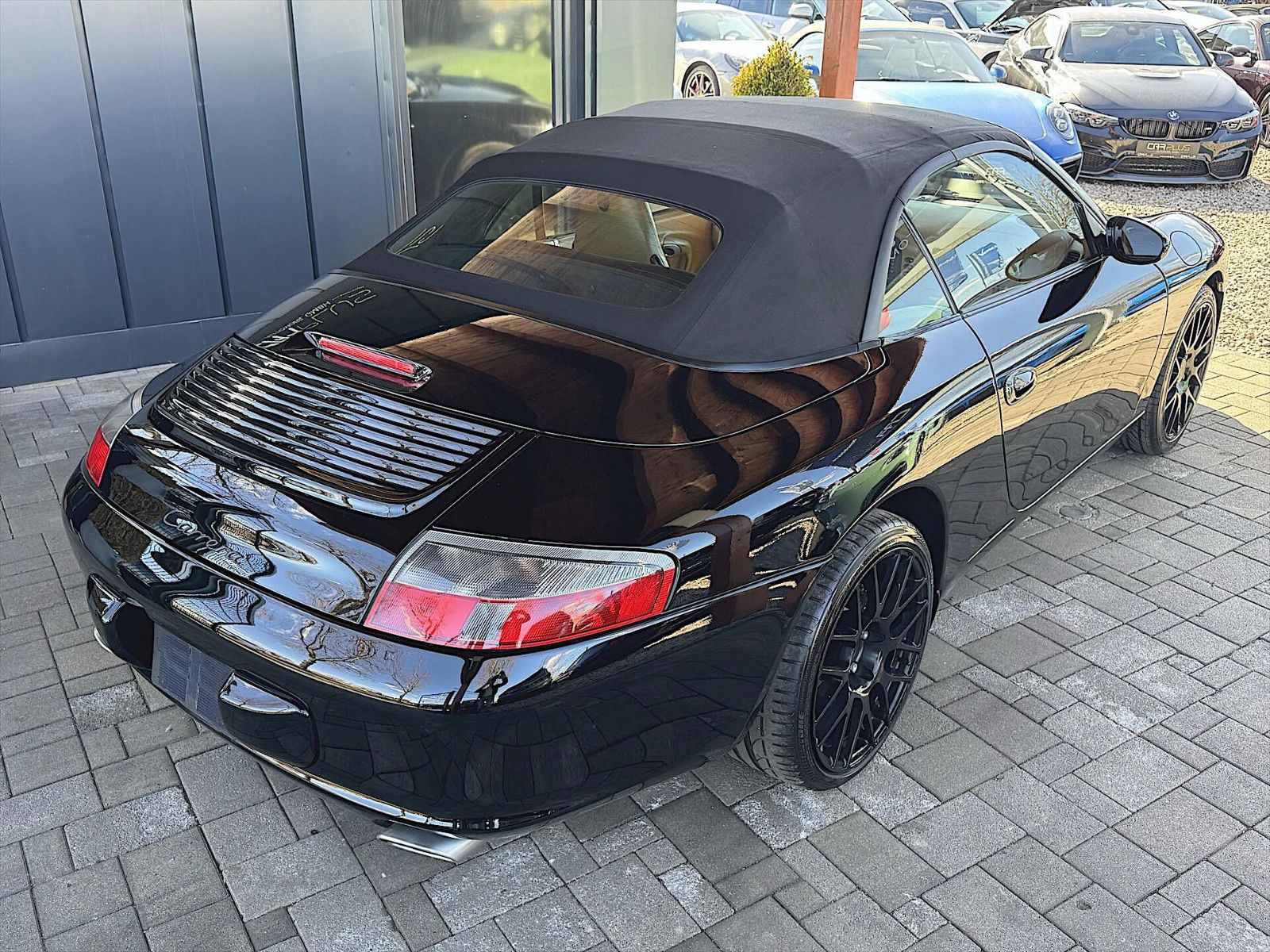 Fahrzeugabbildung Porsche 996 911 Carrera Cabriolet Black Design *TÜV Neu*