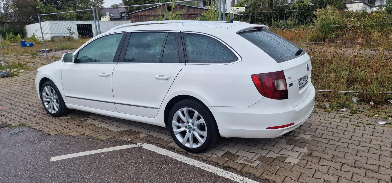 Skoda Superb, 2012