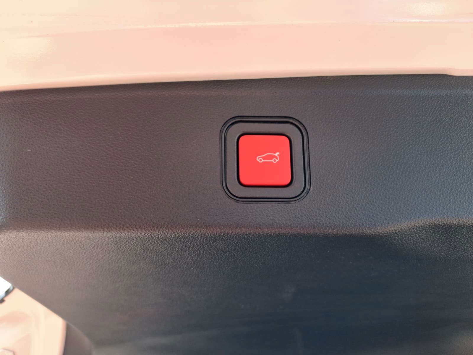 Fahrzeugabbildung Jeep Altitude Black Edition Leder Massage ACC