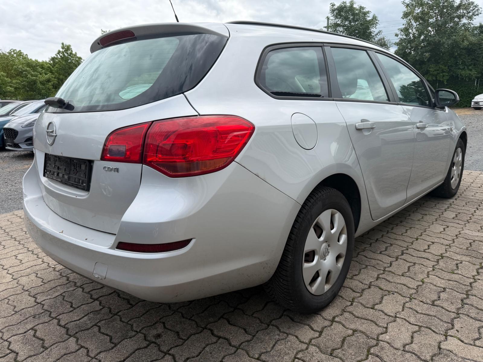 Opel Astra J Sports Tourer Selection