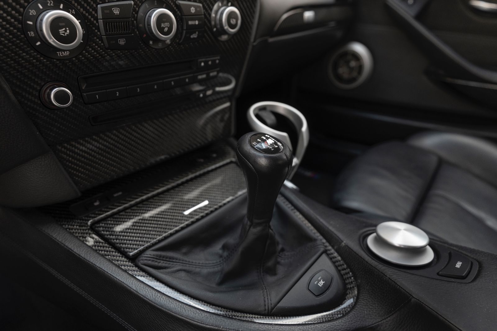 Fahrzeugabbildung BMW M6 Coupé Manual 1/323 Head Up Individual Audio