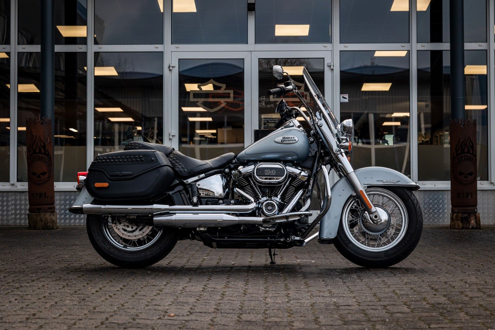 Fahrzeugabbildung Harley-Davidson Softail Heritage FLHCS 114 CUI -NEUWERTIG -