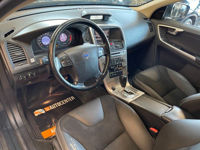 Volvo XC60 Momentum AWD *BI-XENON*PANO*NAVI*PDC*AHK*