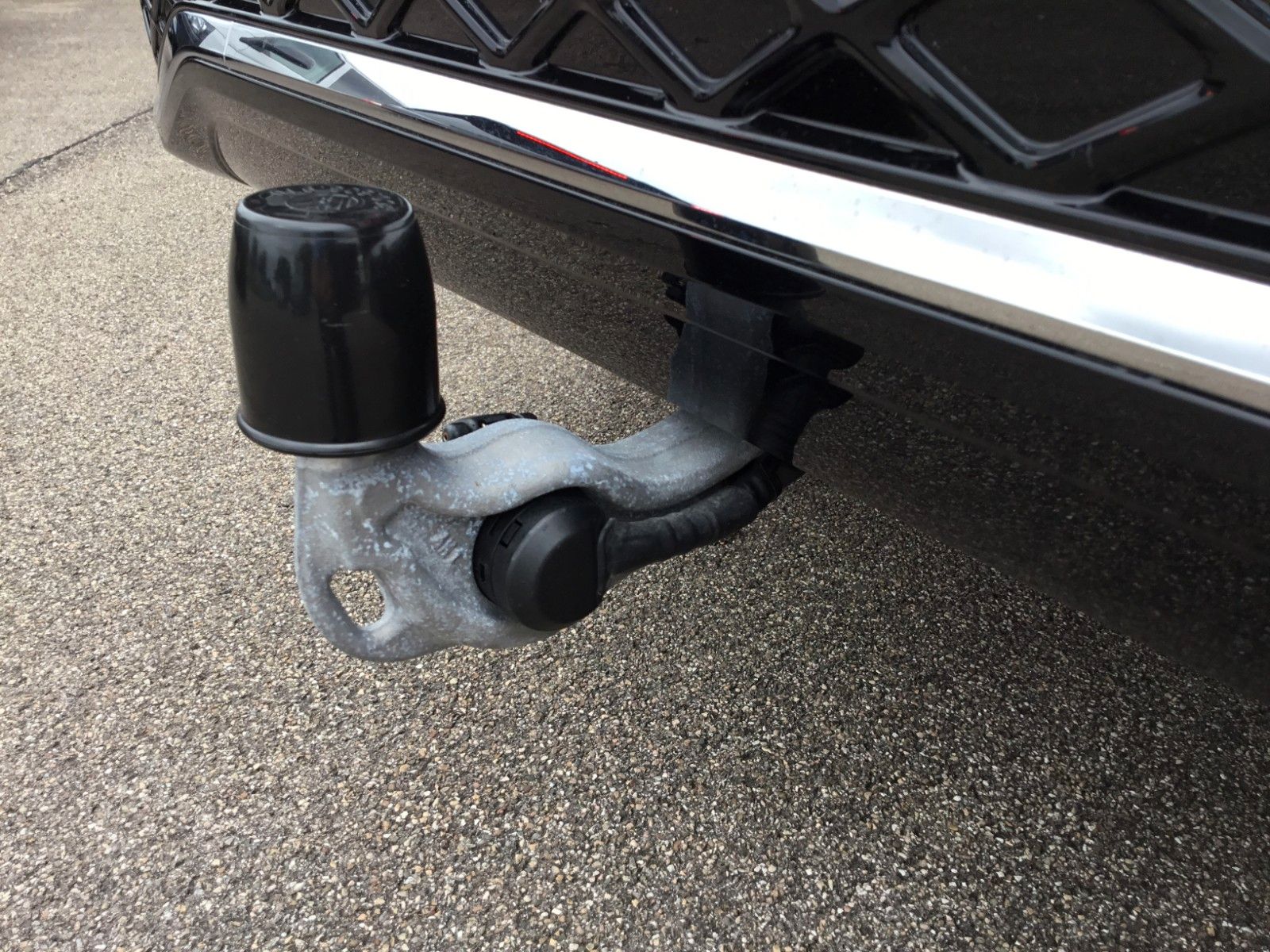 Fahrzeugabbildung Volkswagen Tiguan 2.0 TDI DSG 4M R-Line+AHK+20"+Pano