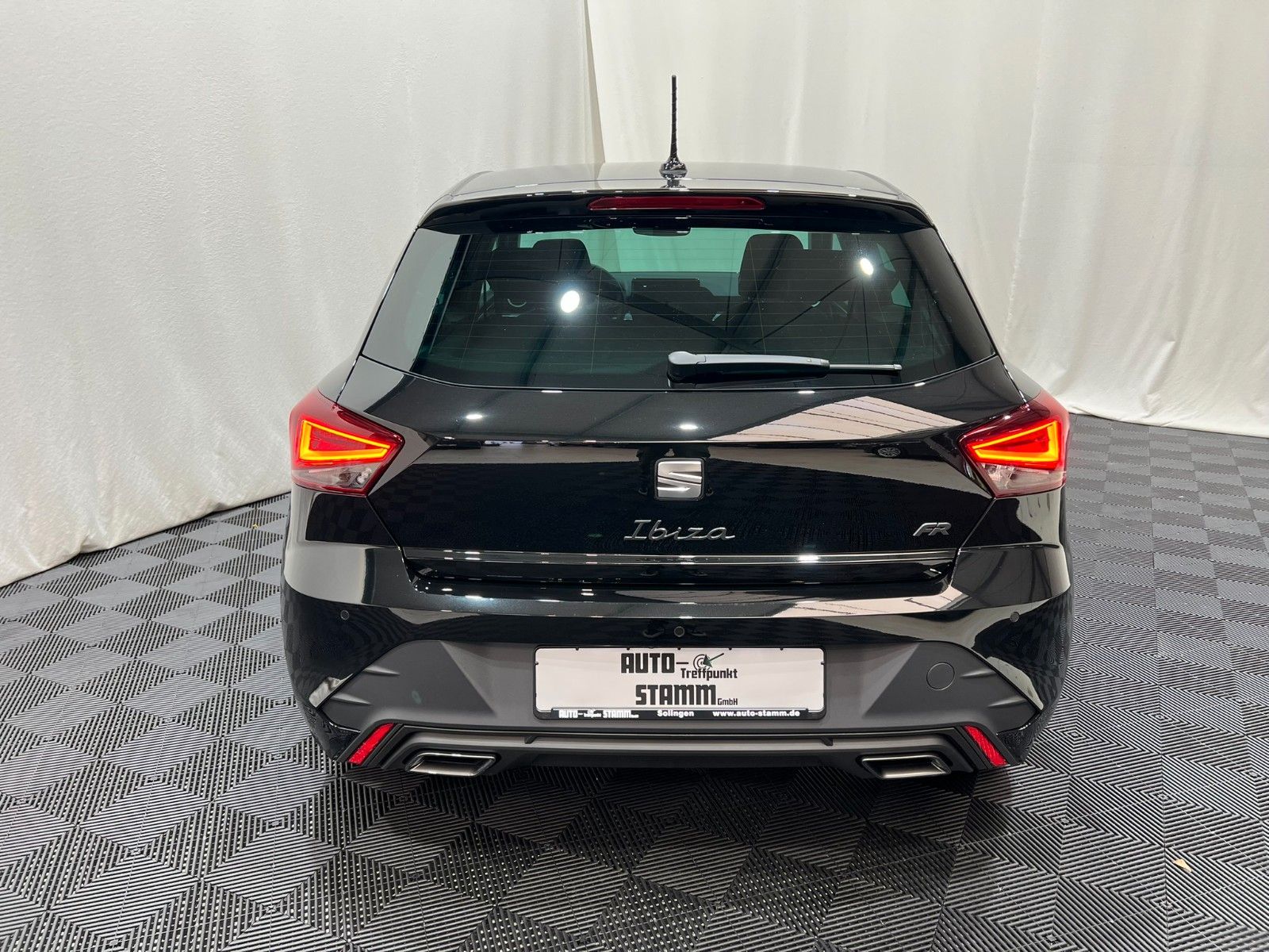 Fahrzeugabbildung SEAT Ibiza 1.0 TSI 85kW FR DSG 18"ALU