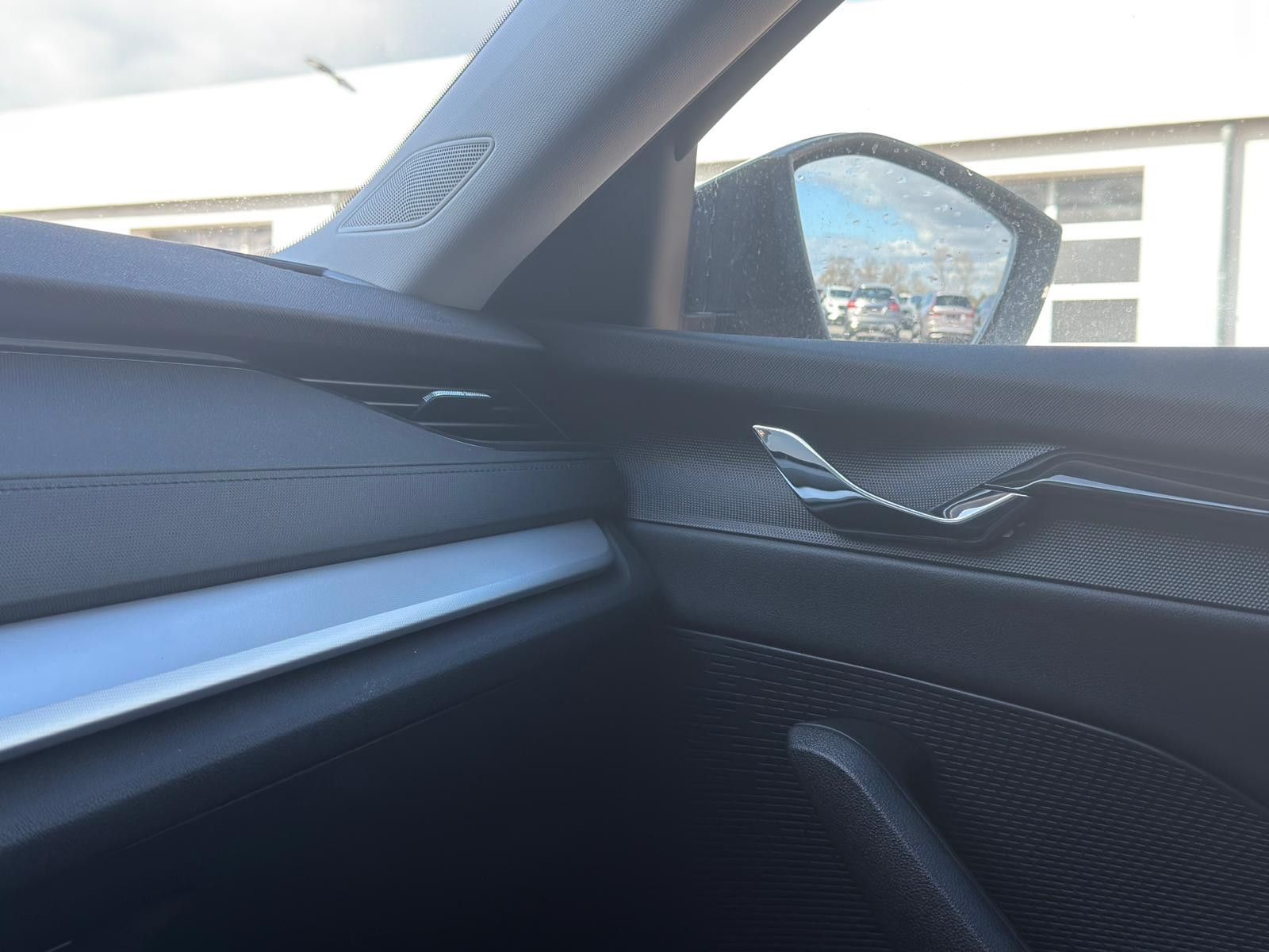 Fahrzeugabbildung SKODA Octavia Combi 2.0 TDI CLEVER *NAVI*ACC*KESSY*BT*