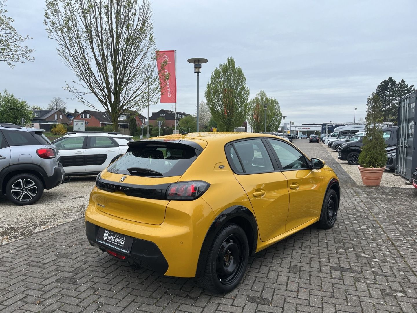 Fahrzeugabbildung Peugeot 208 Active Elektro 136 CarPlay DAB SHZ