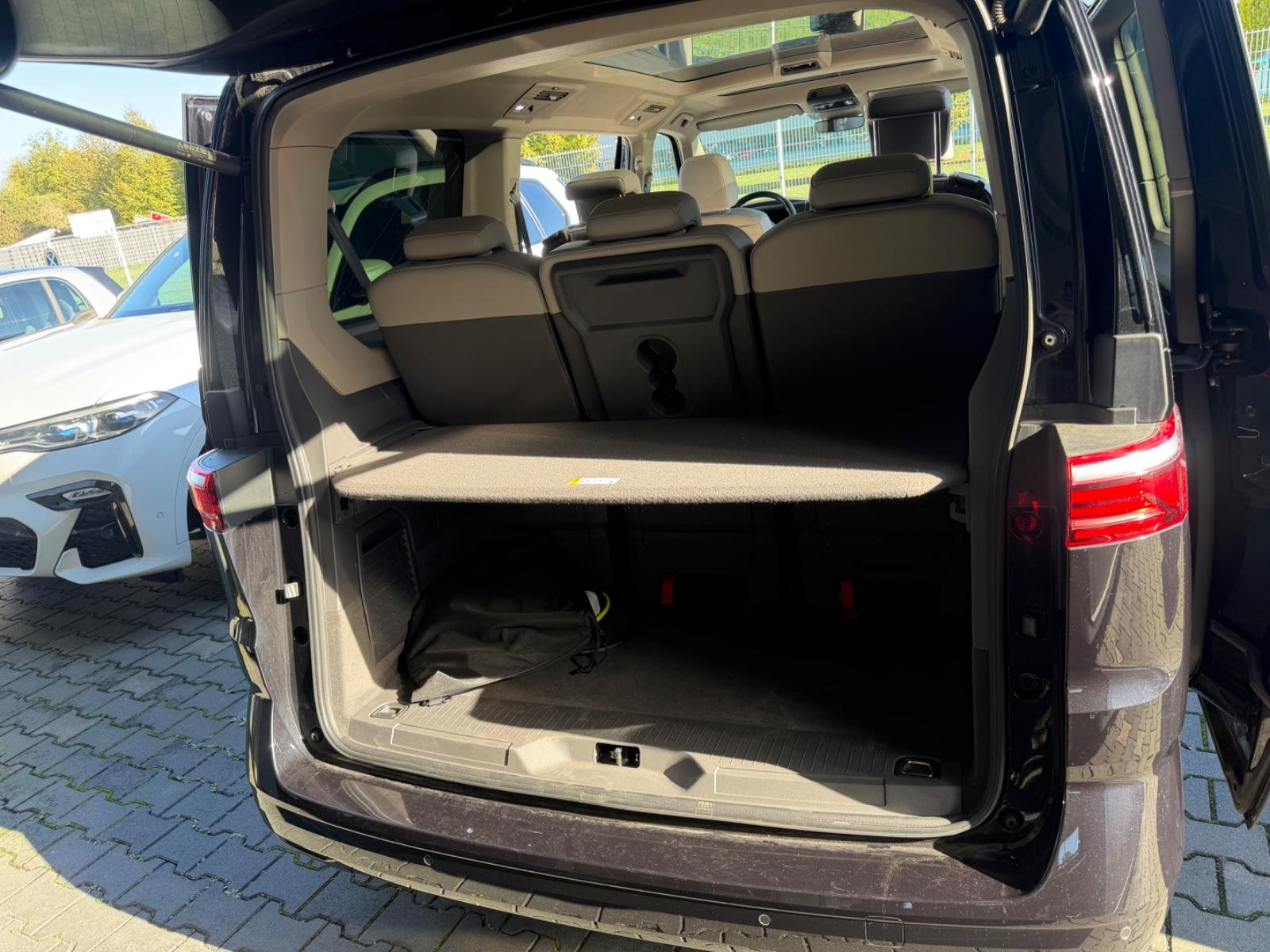 Volkswagen T7 Multivan eHybrid lang Panorama/7Sitze-Voll!