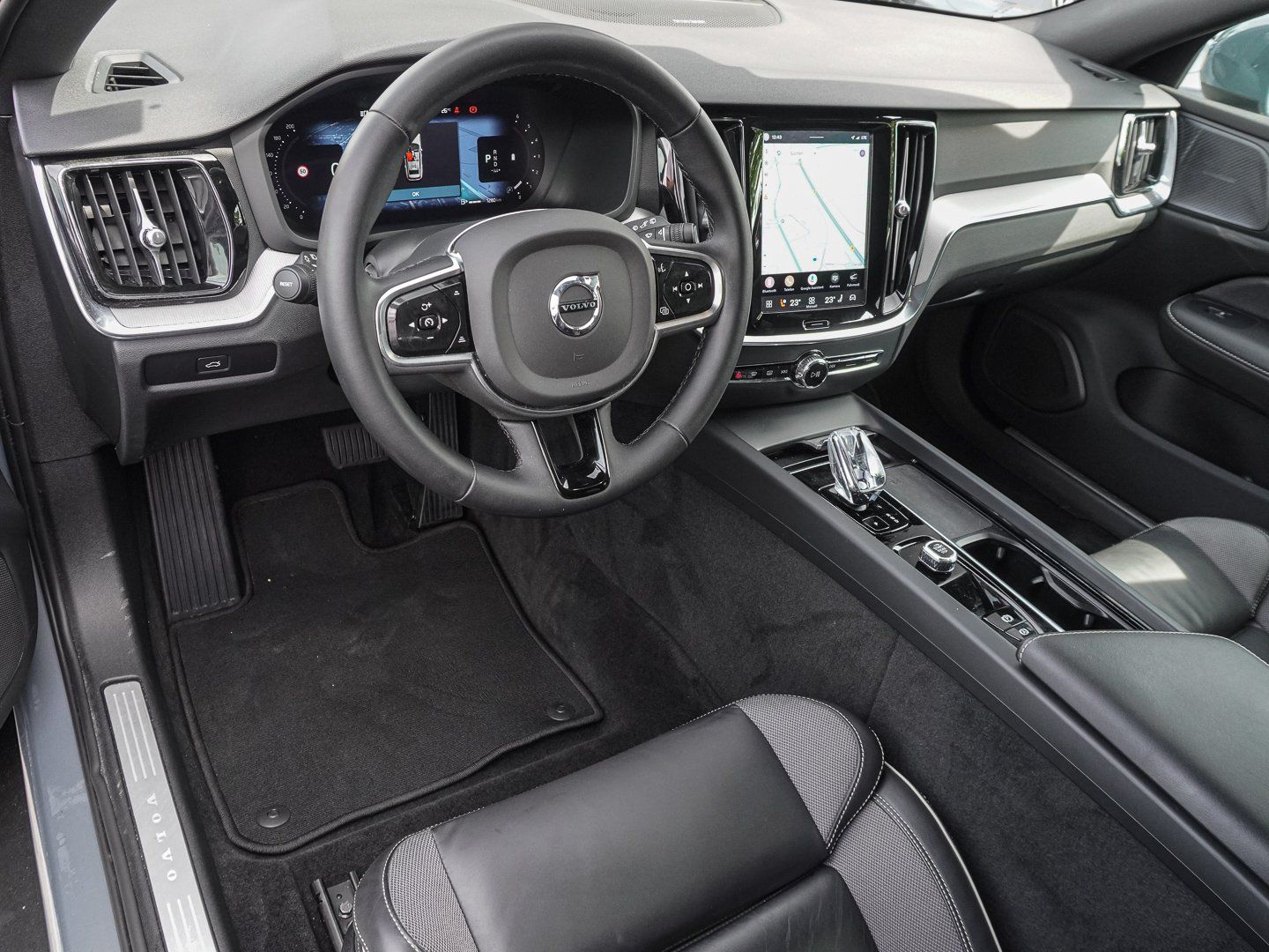 Volvo V60 Cross Country B4 D AWD Plus Bright PANO AHK foto 10