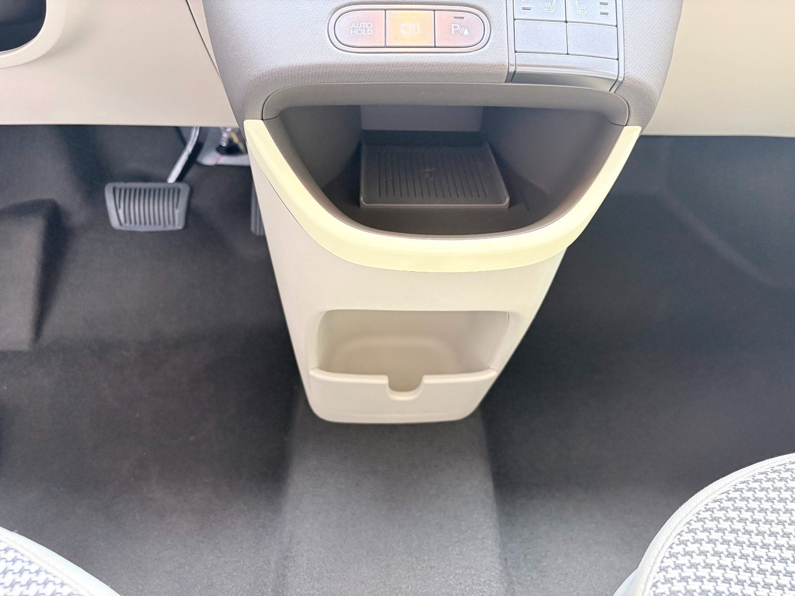 Fahrzeugabbildung Hyundai Inster Elektro FWD 85 kW Trend KlimaA,Navi,SHZ