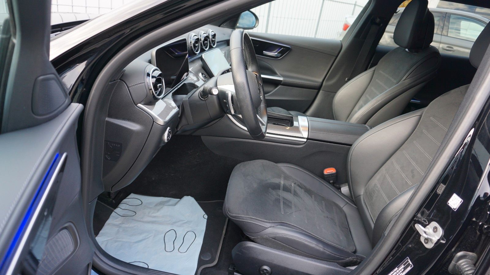 Fahrzeugabbildung Mercedes-Benz C 220d T AMG Line Kamera Navi AHK Junge Sterne