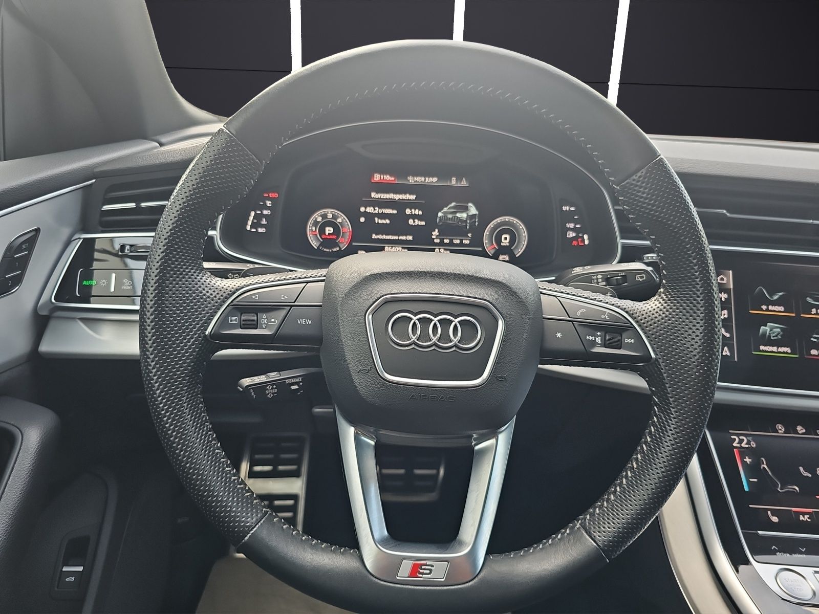 Fahrzeugabbildung Audi Q8 50 TDI Q S line MATRIX ACC 21" AIR PANO HuD A