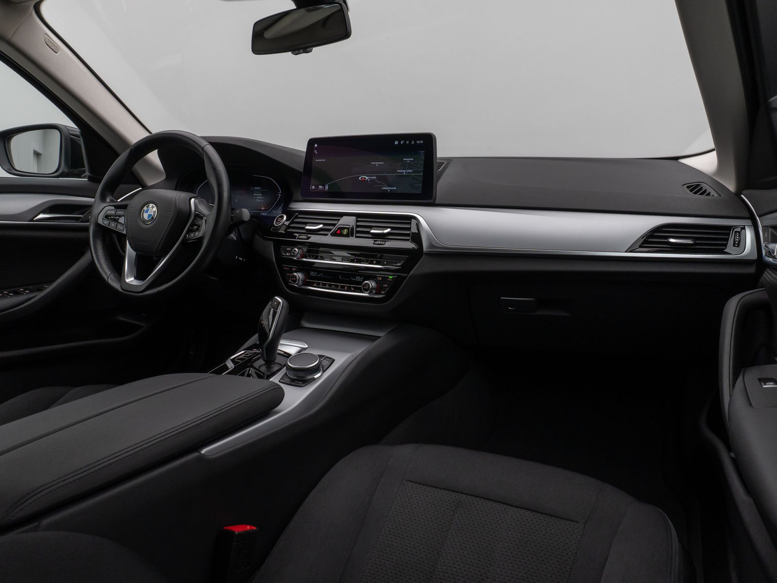 Fahrzeugabbildung BMW 530i Lim.DAB CockPitPro PDC Sitzhzg Alarm LED