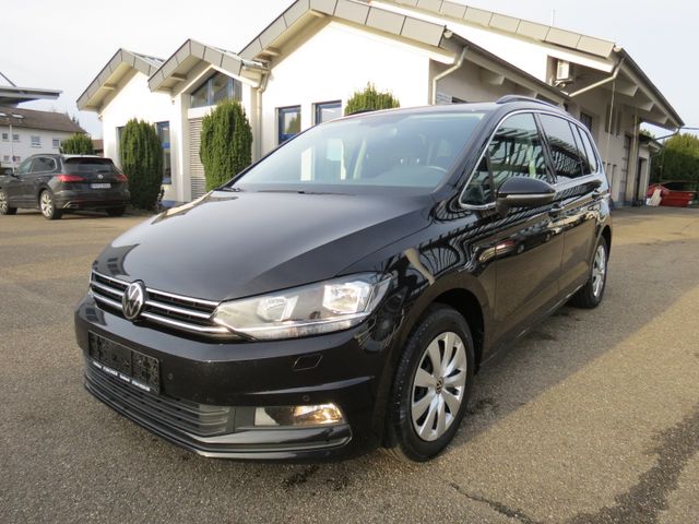 Volkswagen Touran Comfortline 1.5 TSI 110kW DSG AHK,7sitzer