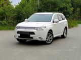 Mitsubishi Outlander 2.0 4WD Plug-In Hybrid Top - Mitsubishi Outlander in Bielefeld