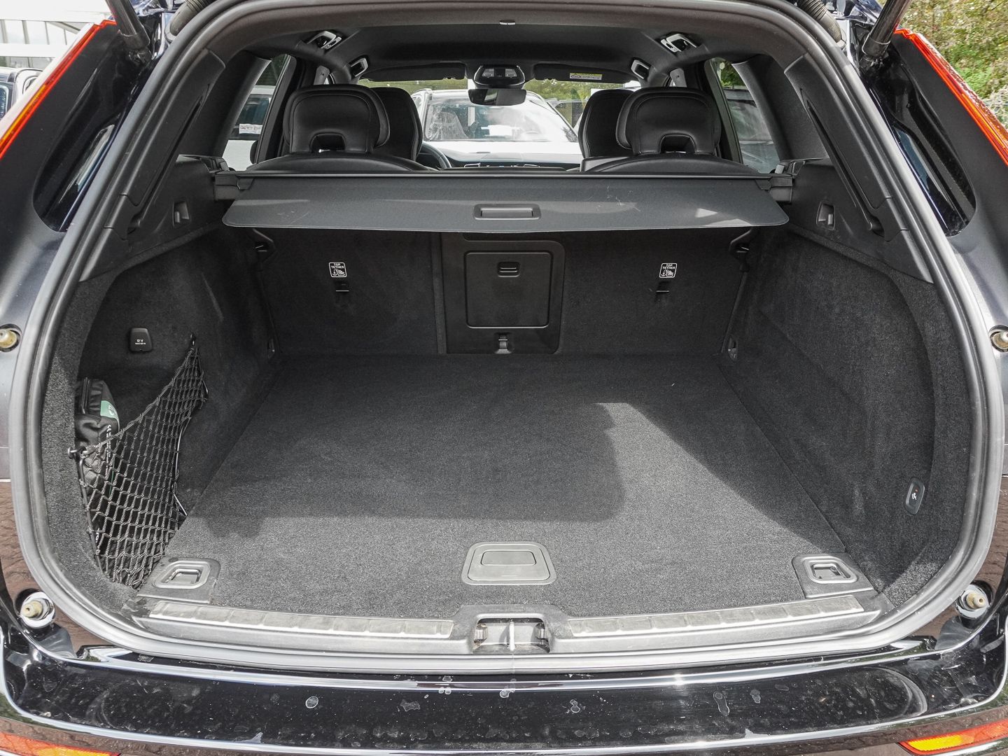 Volvo XC60 R Design AWD AHK Navi Leder Digitales Cockp foto 18