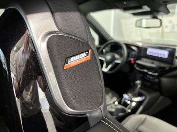 Fotografie des Nissan Juke 1.6 Hybrid 4AMT Tekna