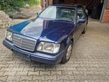 Mercedes-Benz 220 CE, Automatik, Leder, Schiebedach, 1. Hand - Mercedes-Benz 220 Gebrauchtwagen