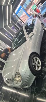 Mercedes-Benz CL 200 - Mercedes-Benz CL 200