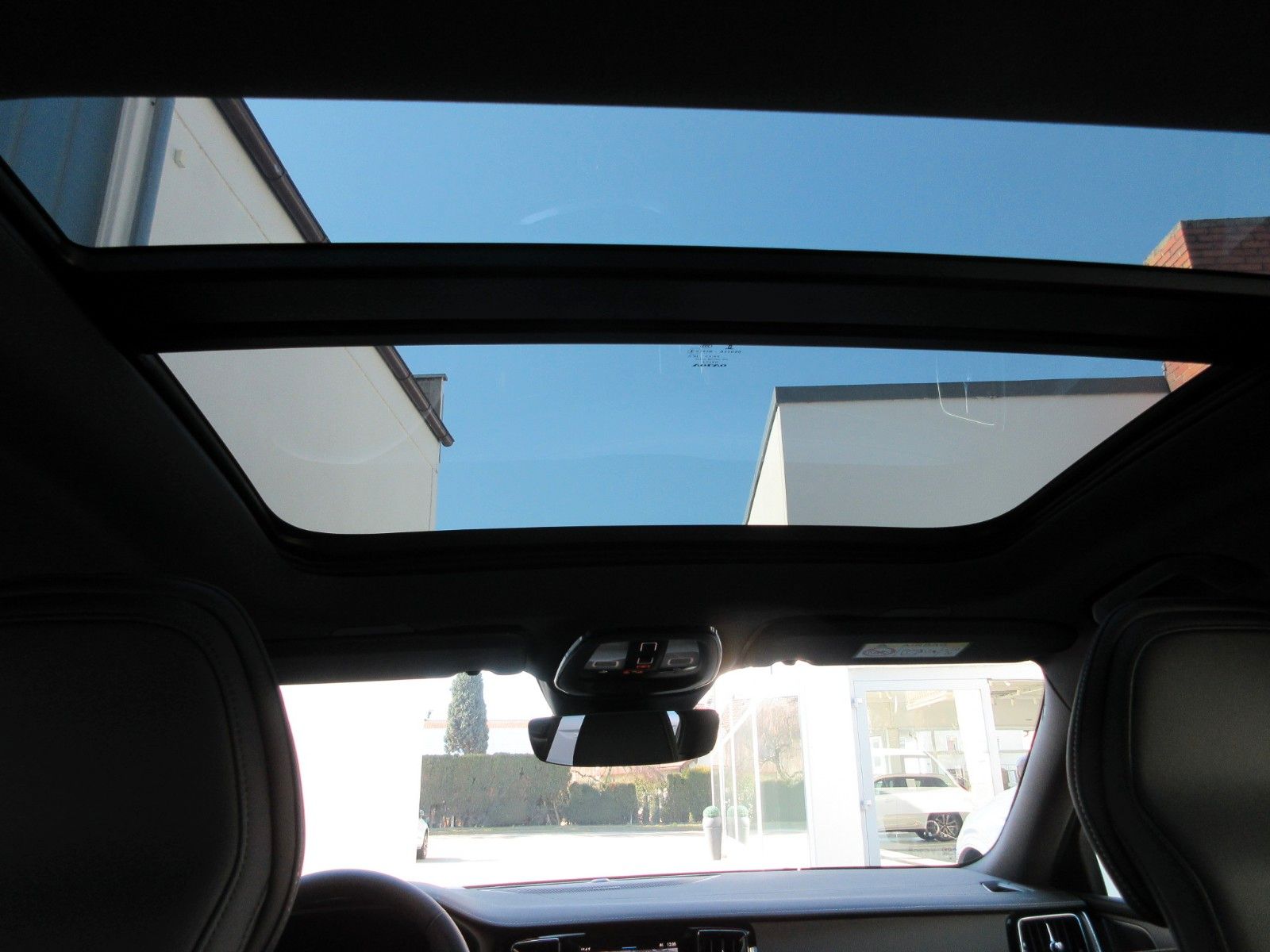 Fahrzeugabbildung Volvo S60 Lim. Ultimate Dark AWD