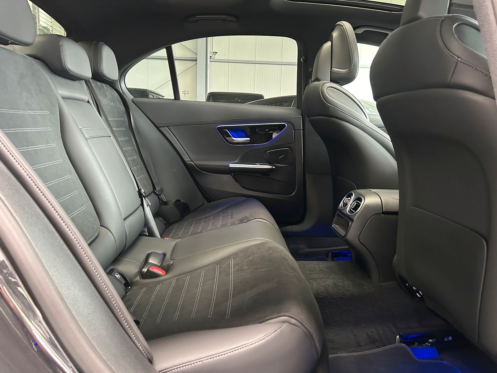 Mercedes-Benz C 400 - Bild 13