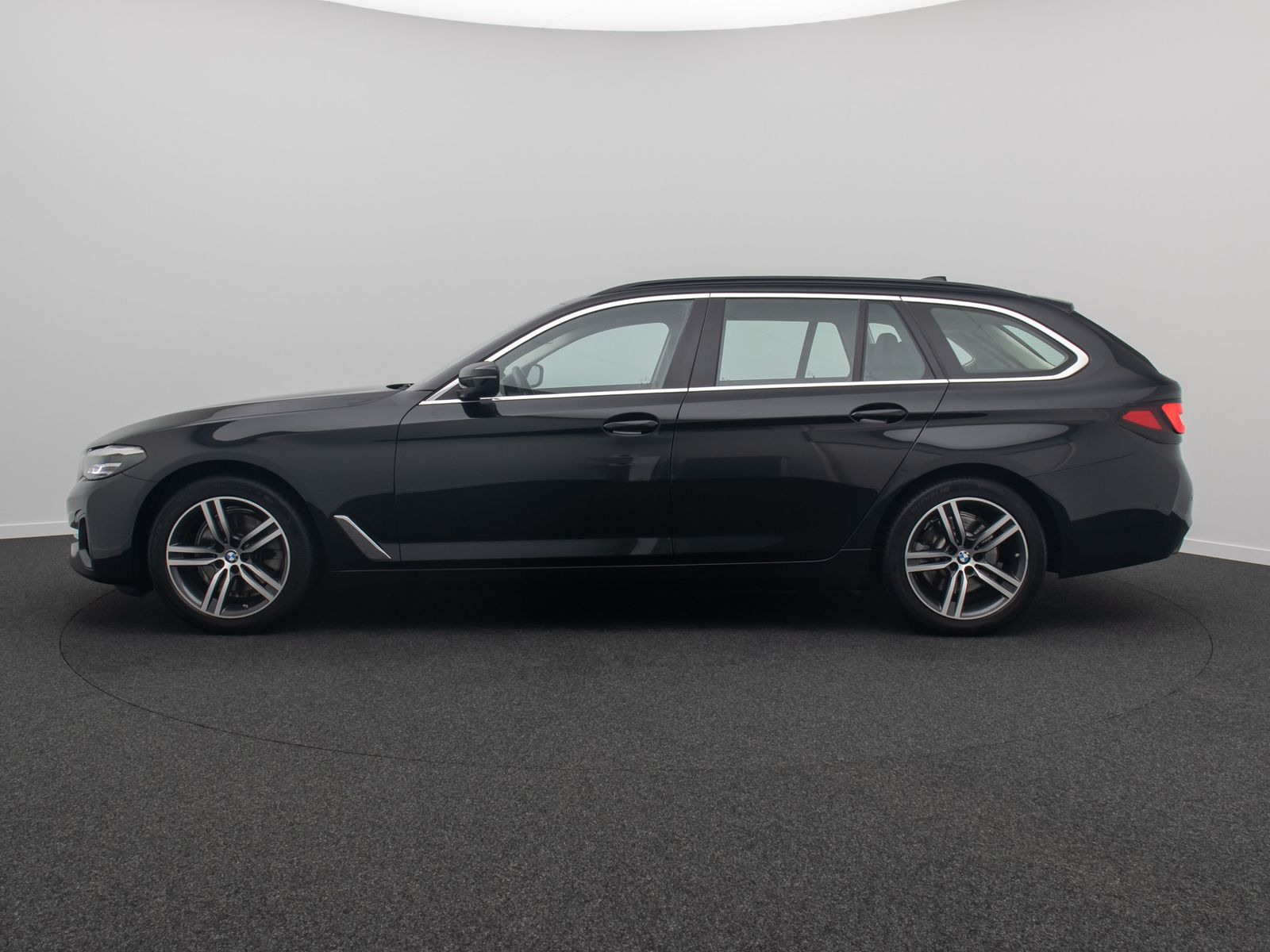 Fahrzeugabbildung BMW 520d xD Sportsitz AHK Alarm DAB Kamera 4xKlima