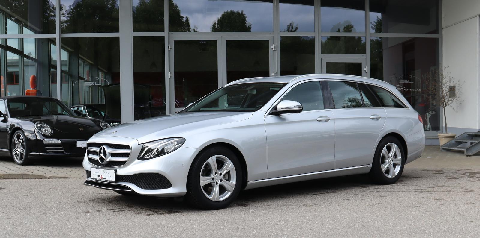 Mercedes-Benz E 220 2.0 CDI /AHK/Avantgarde/LED/Sitzhzng/Park