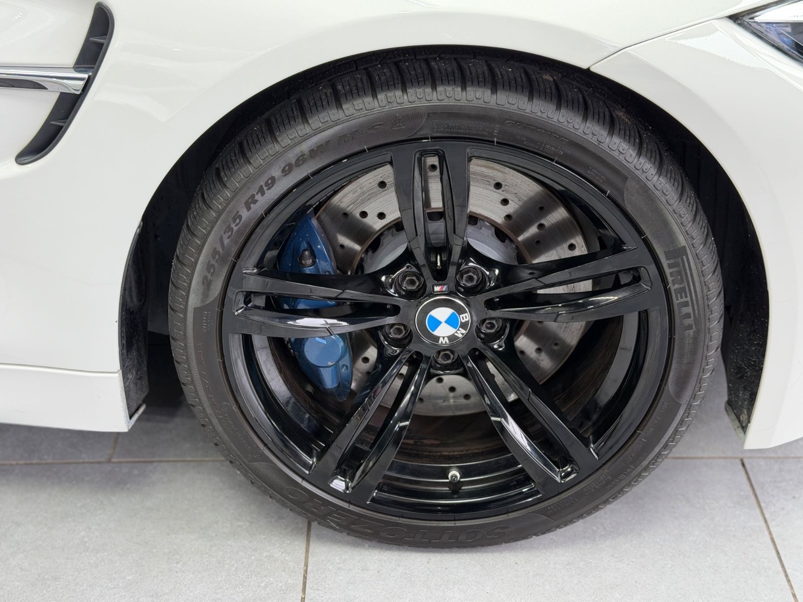 Fahrzeugabbildung BMW M4 Coupe DKG|NAVI|DEUTSCHES FAHRZEUG|LCI
