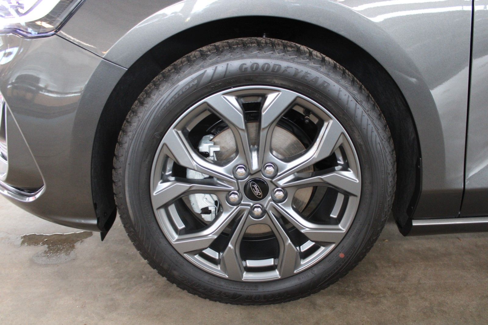Fahrzeugabbildung Ford Focus ST-Line AHK GJR LED B&O ACC CAM SOFORT