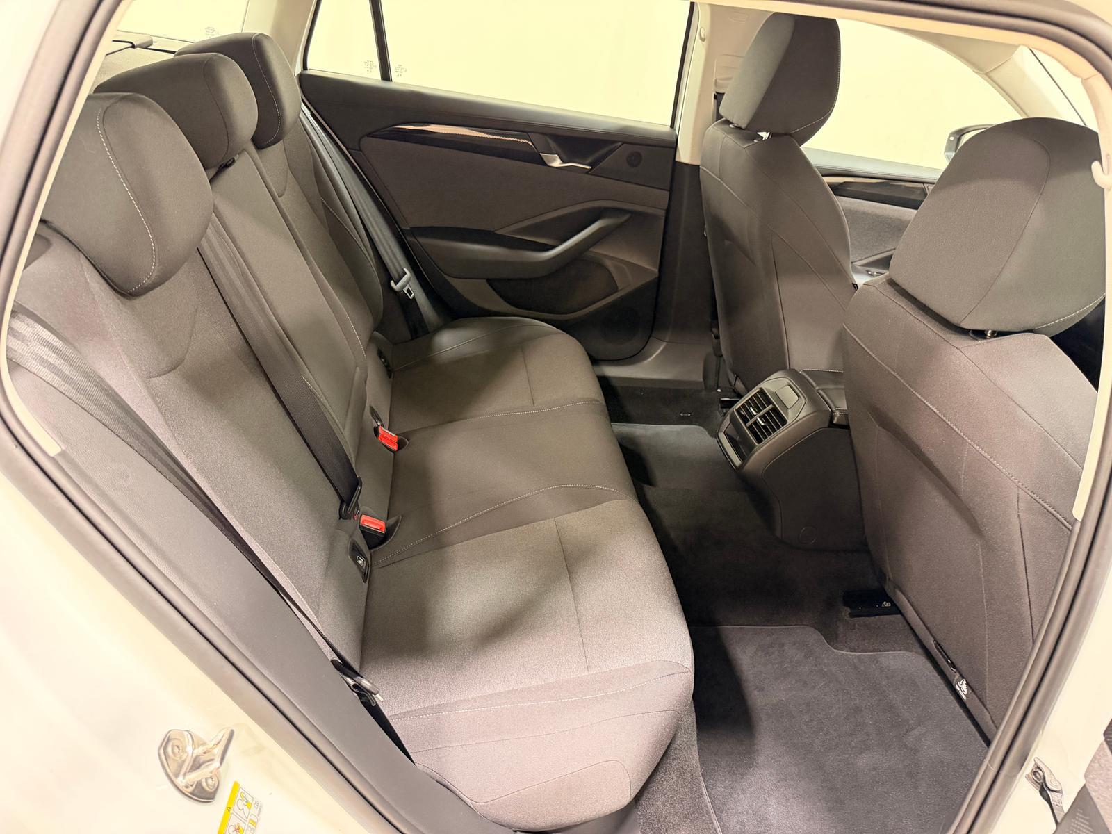 Volkswagen Passat 1.5 eTSI DSG ACC LED Navi Winter, миниатюра 12
