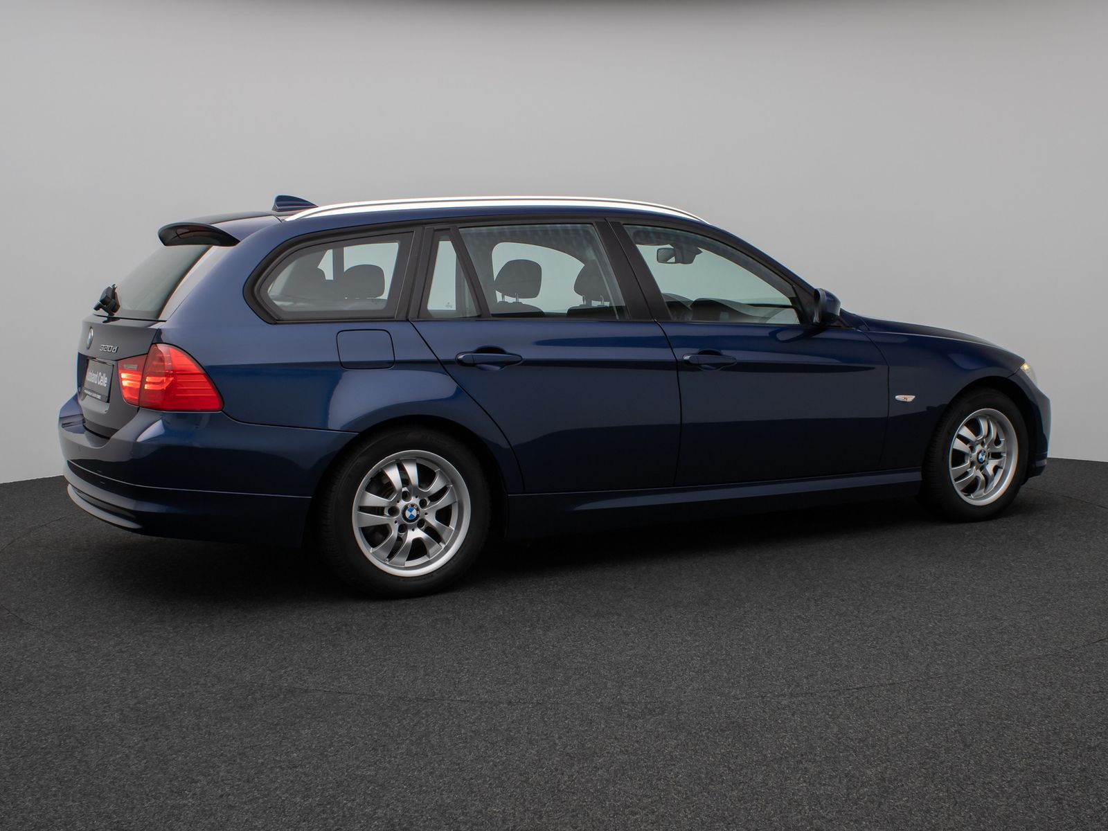 Fahrzeugabbildung BMW 320d PDC Navi Xenon Fernlichtassist Komfort AHK