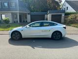 Tesla Model 3 Hinterradantrieb RWD Sehr gepflegt - Tesla in Düsseldorf