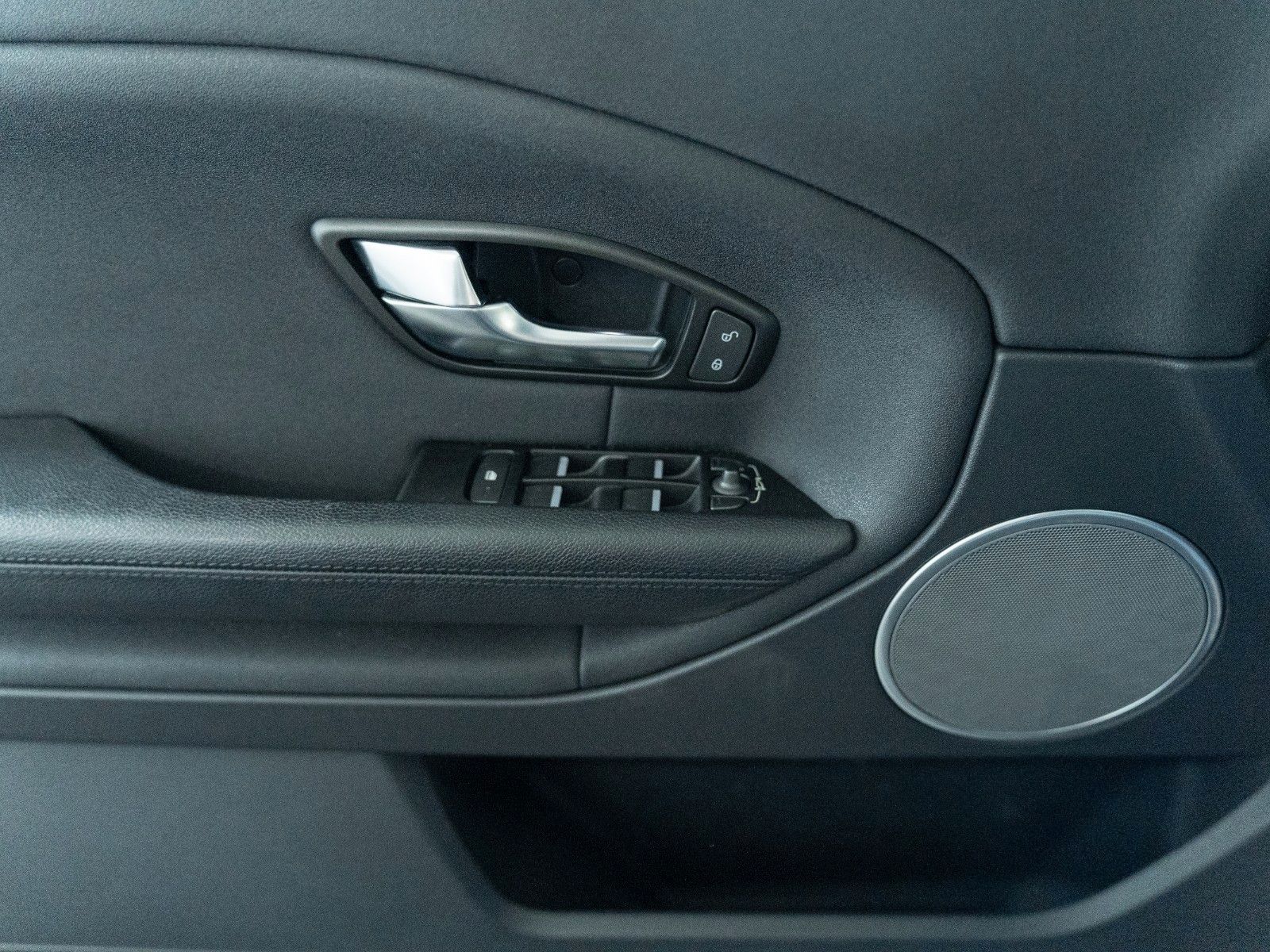 Fahrzeugabbildung Land Rover Range Rover Evoque SE Autom., Panorama,Winter-P.