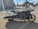 Harley-Davidson Road Glide CVO - HARLEY-DAVIDSON CVO
