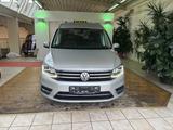 Volkswagen Caddy 2,0TDI 110kW BMT DSG Highline "Rollstuhl" - Volkswagen Caddy: Taxi