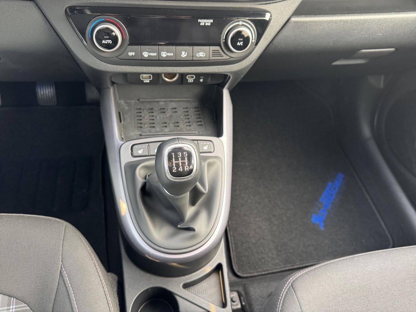 Fahrzeugabbildung Hyundai i10 1.2 Prime Navigation Rückfahrkamera Sitzheiz