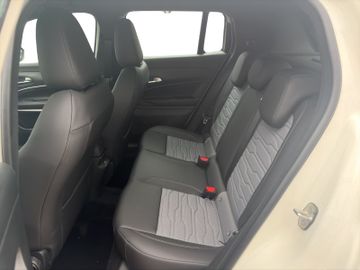 Jeep Avenger 1.2 Upland 4xe KAM LED WINTERPAKET