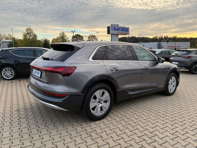Fahrzeugabbildung Audi e-tron 50 quattro >AHK/LEDER/KAM/NAV/SHZ<