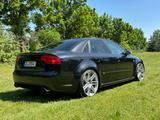 Audi RS4 4.2 quatt.  LimoCeramic Bremse 20Zoll KW V1  - Audi RS4 mit Benzin-Antrieb: mit Navigationssystem, Limousine