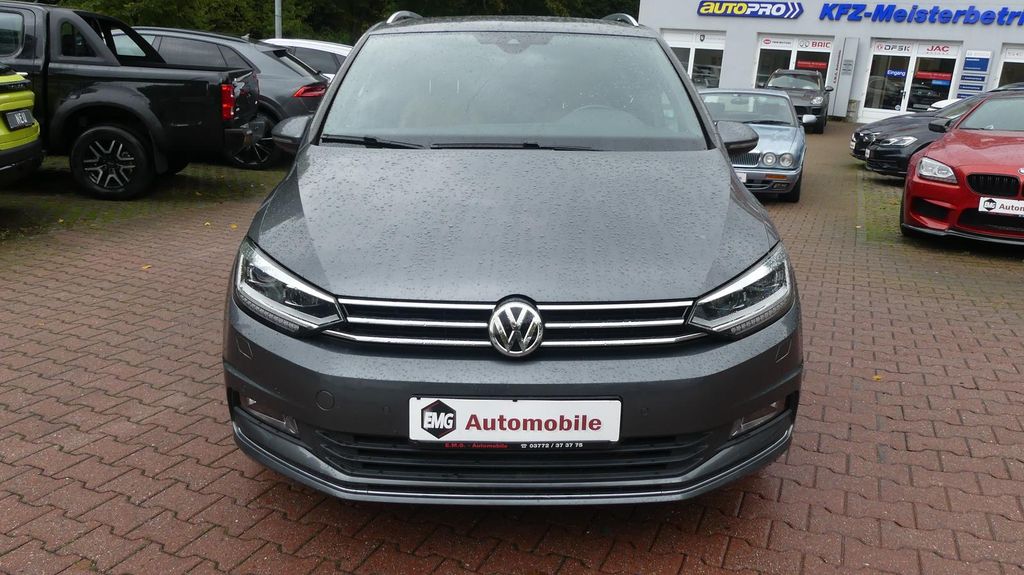 VOLKSWAGEN Touran