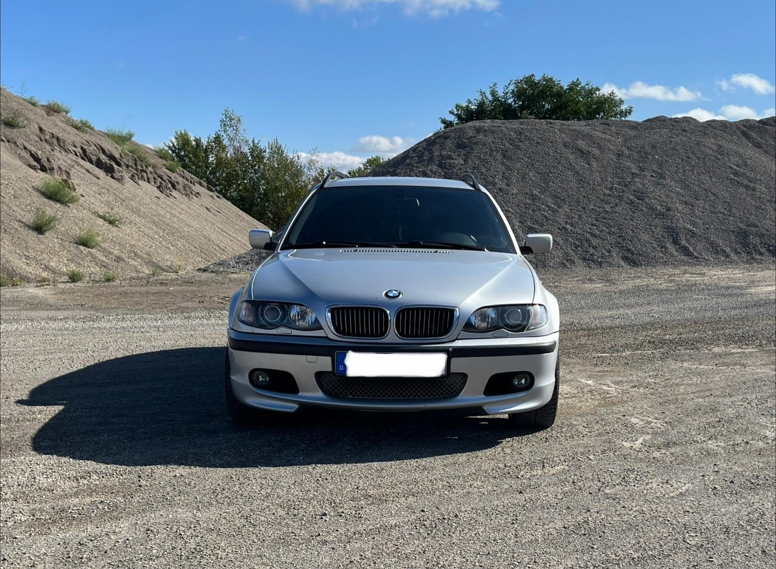 BMW 330 2005 — rear view