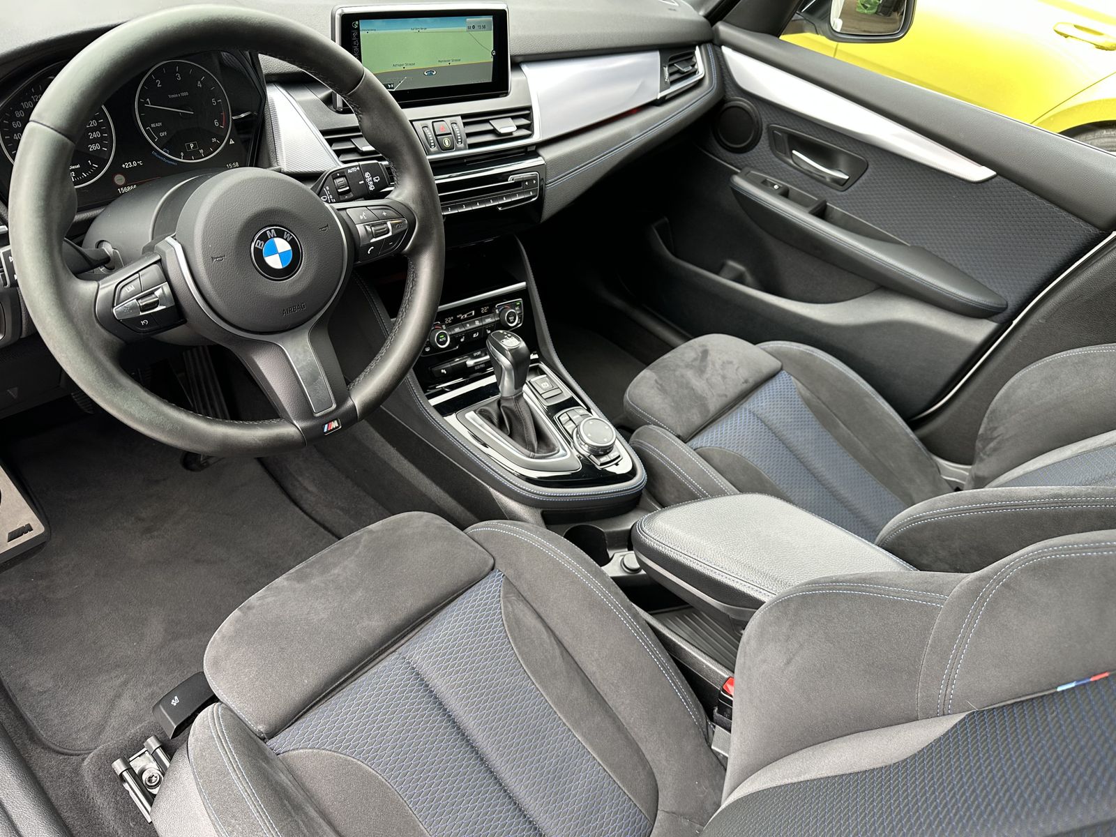 Fahrzeugabbildung BMW 220d Gran Tourer M-Sport NAV+LED+AHK+PANO+HIFI