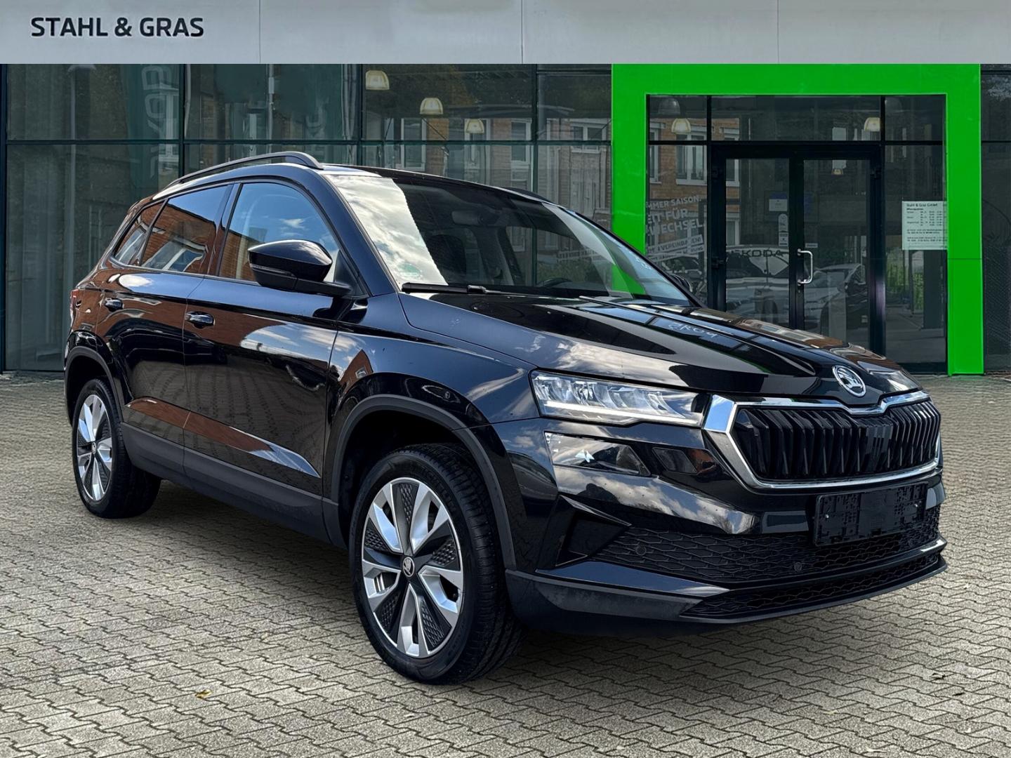 Skoda Karoq Style 2.0 TDI StandHZG Panodach Navi LED S