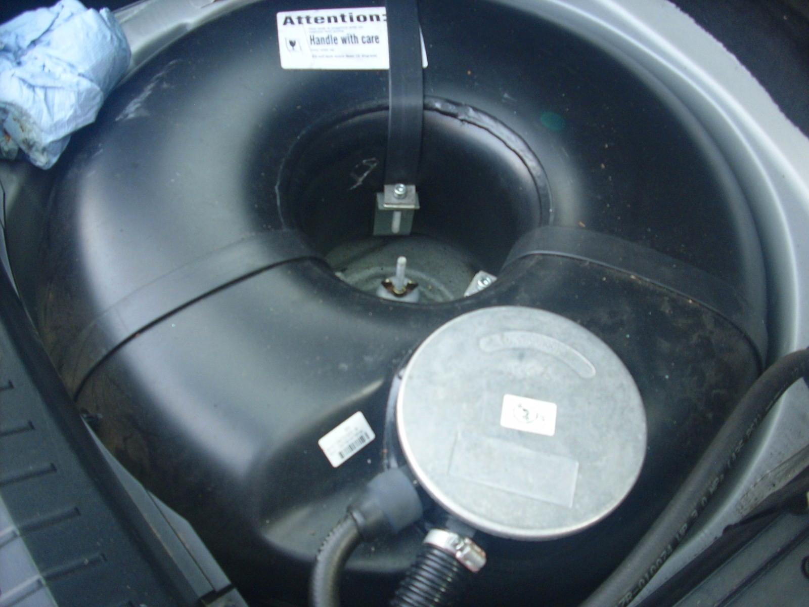 BMW 318 2004 — photo 14