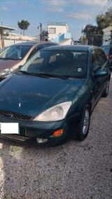 Ford Focus 1.8 TDDi cat 5p. Ghia - Ford Focus aus 2001 mit Diesel-Antrieb