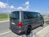 Volkswagen T6 Multivan, Leder, 7 Sitte, 8fach Reifen - VW T6 Multivan in Frankfurt